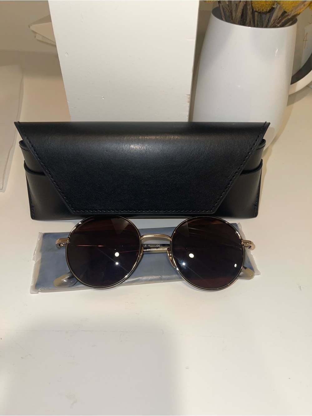 Sandro (Paris) SD4019, colorway 906 round sunglasses